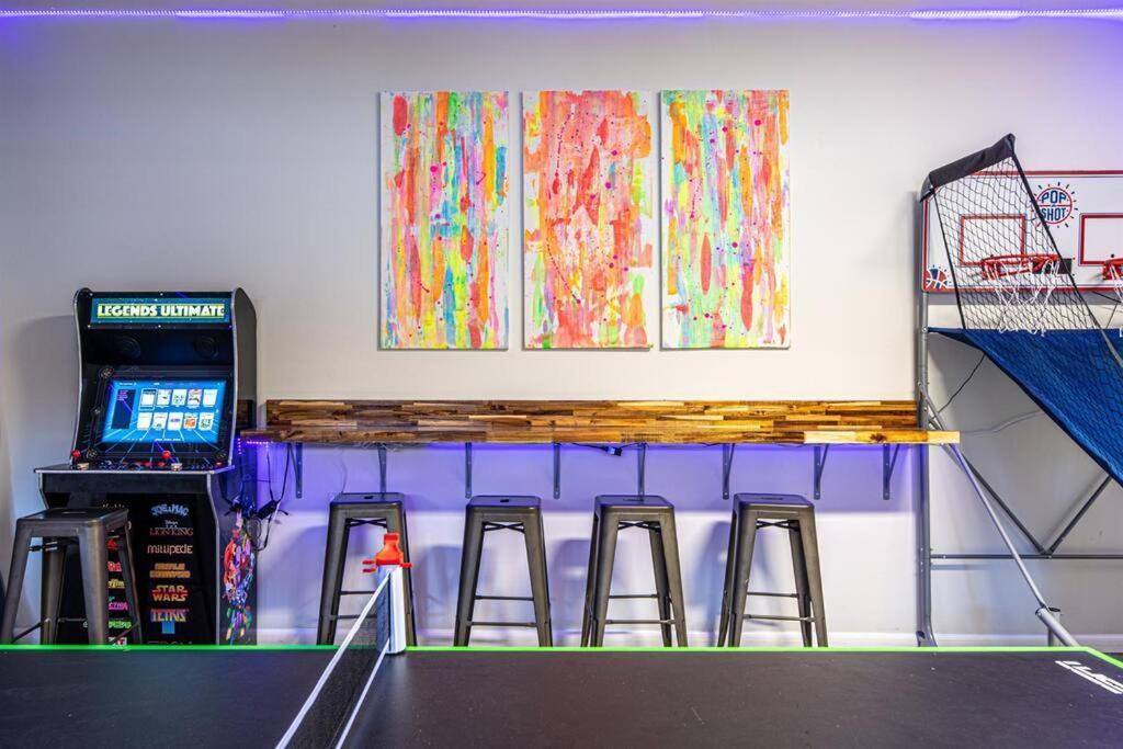 Fun West Knox Pad~ Hot Tub~ Neon Game Room~ Arcade Knoxville Zewnętrze zdjęcie