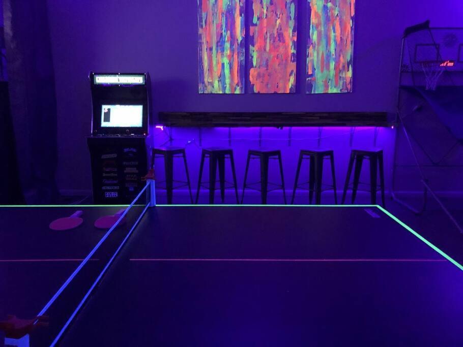 Fun West Knox Pad~ Hot Tub~ Neon Game Room~ Arcade Knoxville Zewnętrze zdjęcie